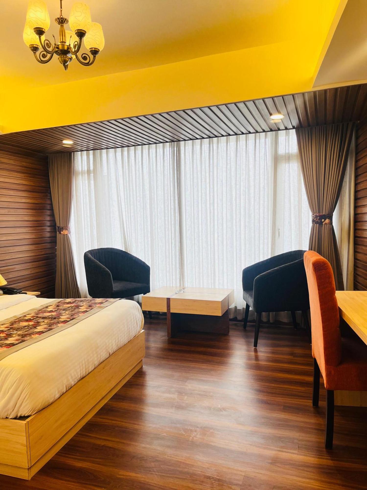 Hotel Broadway Boutique Mall Road Darjeeling - A Luxury Collection - Best Seller Exterior photo